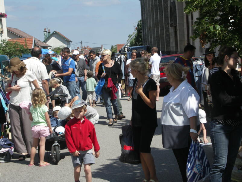 GRAND VIDE GRENIER