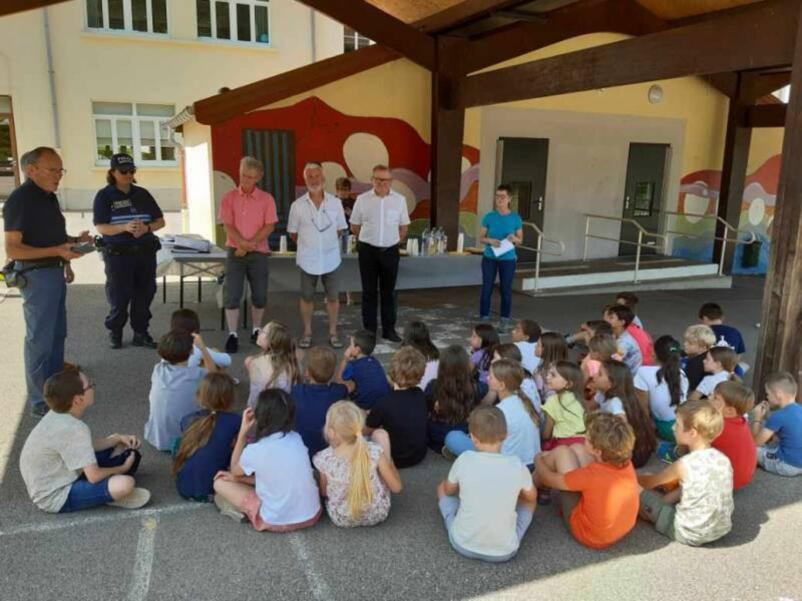 REMISE PERMIS DE CIRCULER AU CE2 , CALCULETTES AU CM2