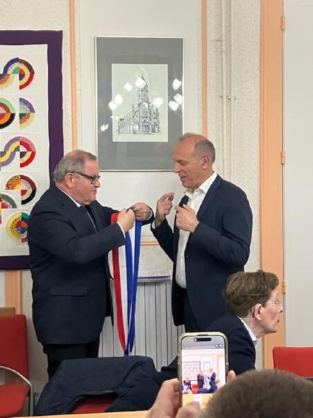 TRANSMISSION NOUVEAU MAIRE